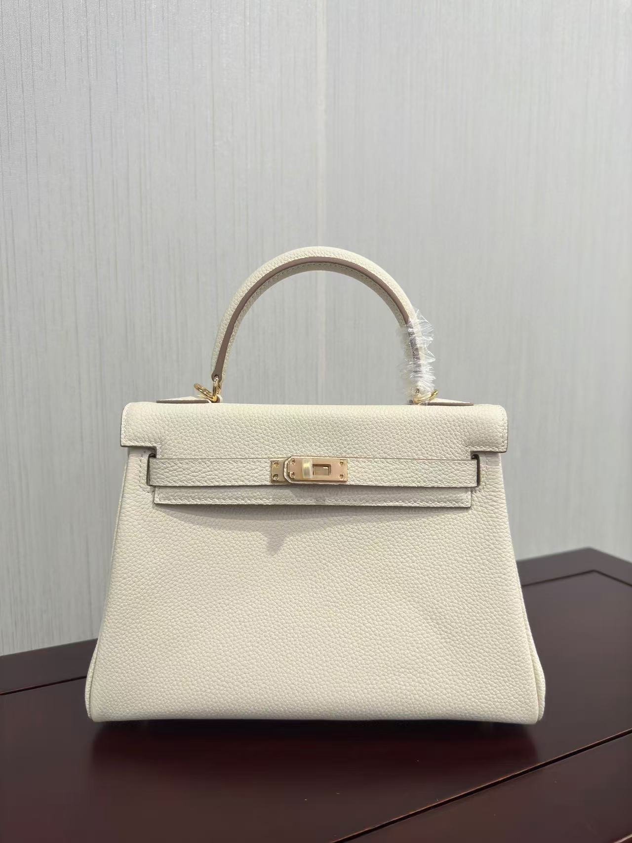 D56486FE-7D22-983F-A2BA-71960F78F903.jpg Hermes Kelly 25-28 custom calfskin - Image 1