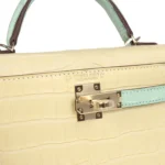 Hermes Special Order (HSS) Kelly Sellier 20 Vanille and Vert D'Eau Matte Alligator Permabrass Hardware - Image 7