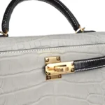 Hermes Special Order (HSS) Kelly Sellier 20 Gris Perle and Black Matte Alligator Gold Hardware - Image 7