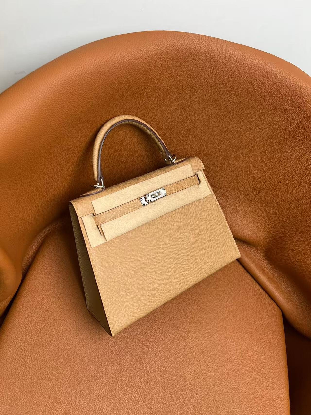 E9C8930F-1FAD-0F50-8147-53F9226F5BF0.jpg Hermes Kelly 25-28 custom calfskin - Image 1