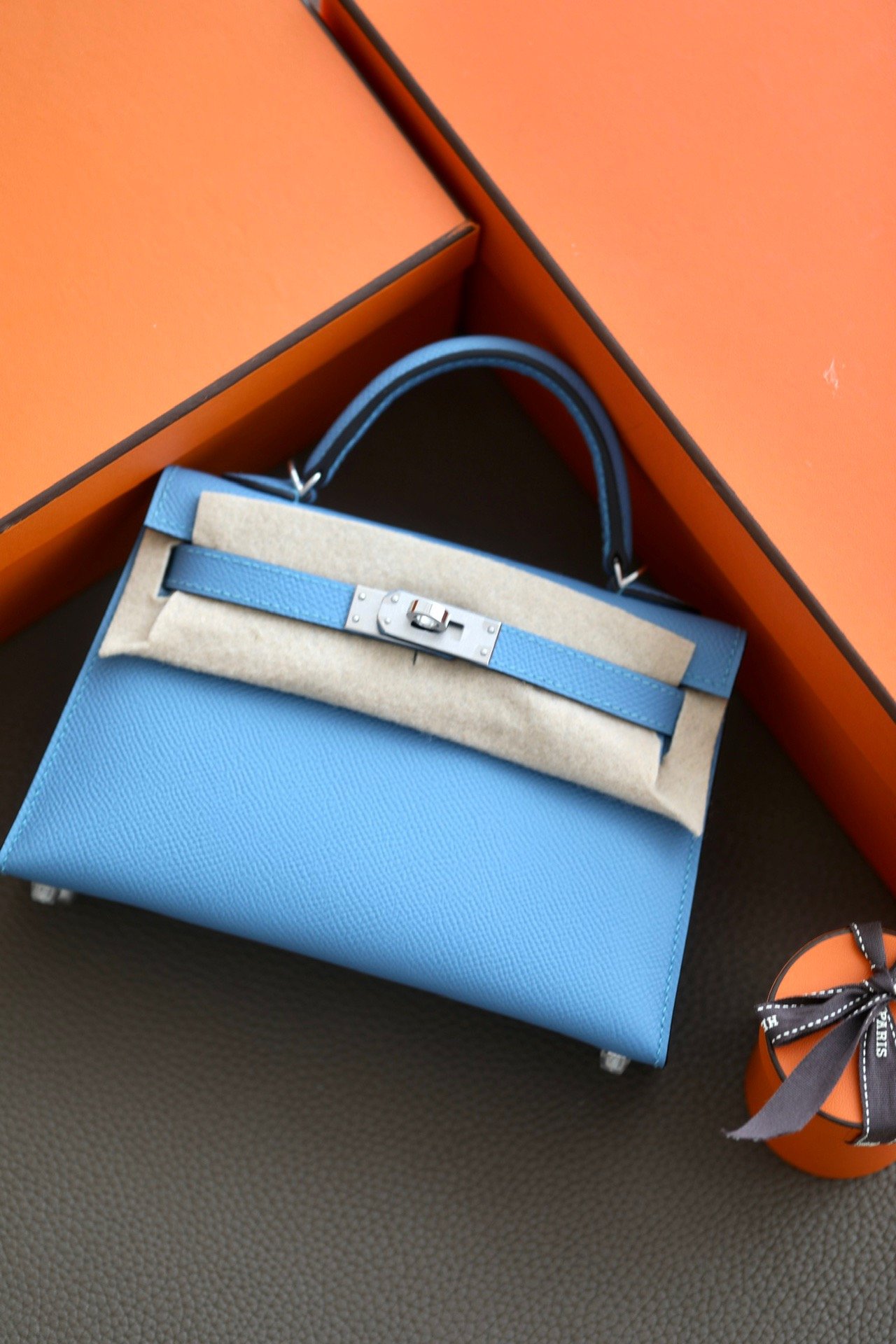 EDFF2C33-2B27-D94B-AD9D-0C15DE332325.jpg Hermes Kelly2 Mini 19 - Image 1