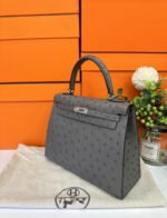 Herm&egrave;s Kelly 25-28 Nimbus Grey Ostrich Leather - Image 4