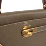 Hermes Kelly Retourne 28 Etoupe Clemence Gold Hardware - Image 7
