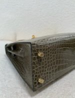 Herm&egrave;s Kelly 25-28 turtledove grey crocodile leather - Image 9