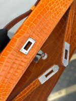 Herm&egrave;s Kelly cut shiny crocodile leather - Image 3